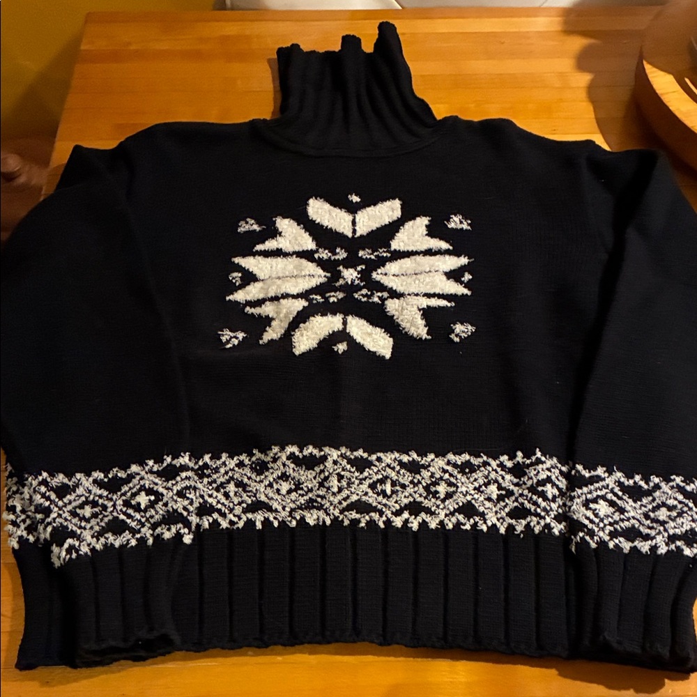 Liz Claiborne Black and Cream Turtleneck Sweater